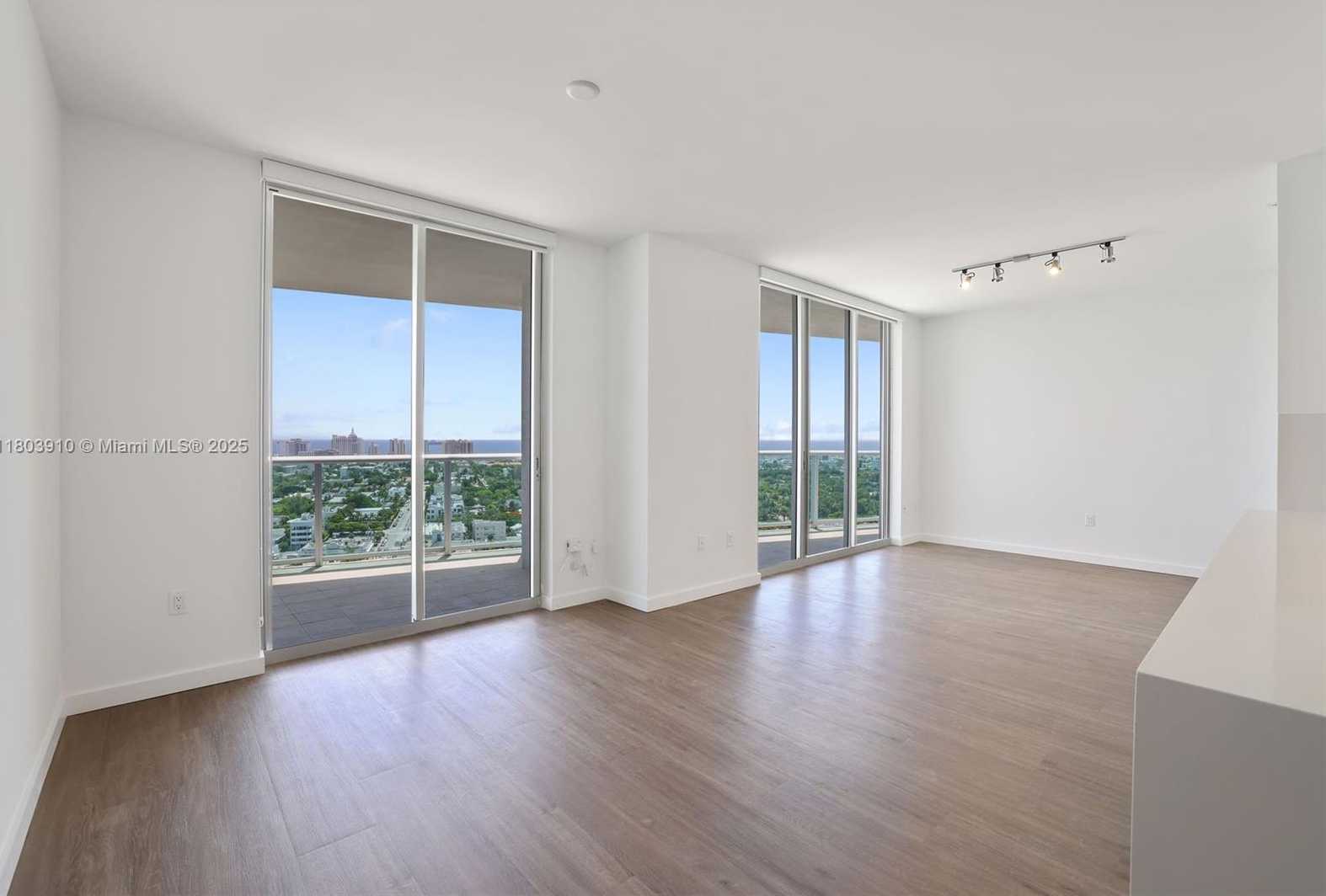 Small Image of 1500 BAY RD #C-0707, Miami Beach Number 3