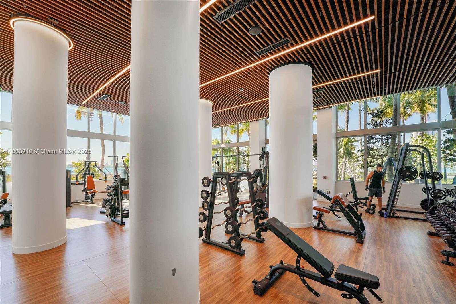 Small Image of 1500 BAY RD #C-0707, Miami Beach Number 37