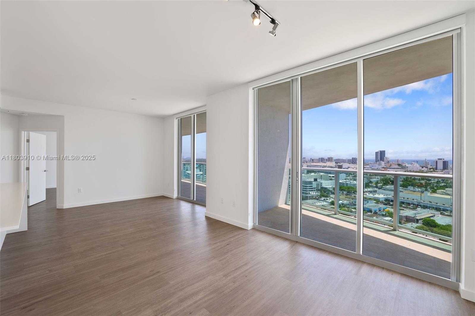 Small Image of 1500 BAY RD #C-0707, Miami Beach Number 5