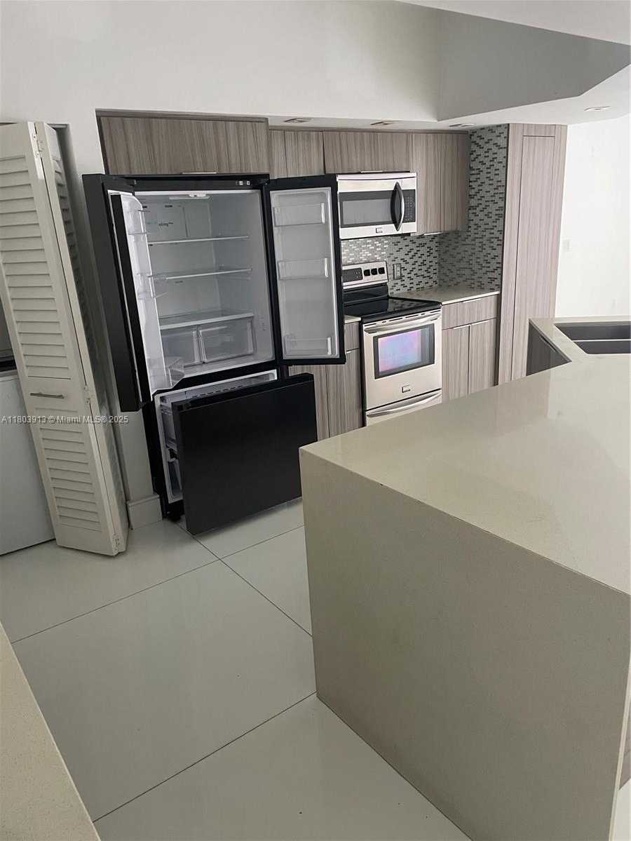 Small Image of 3155 NORTH EAST 184TH ST #8105, Aventura Number 2