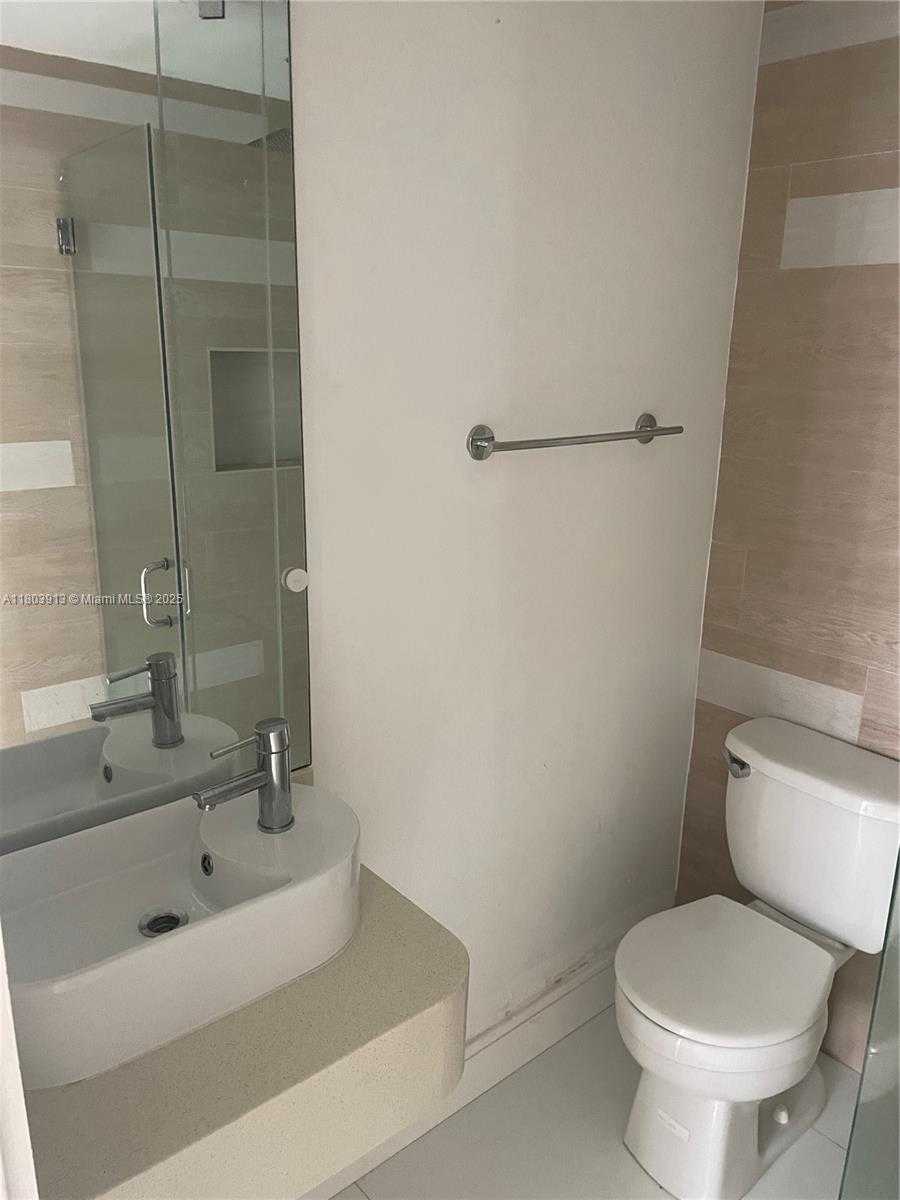 Small Image of 3155 NORTH EAST 184TH ST #8105, Aventura Number 5