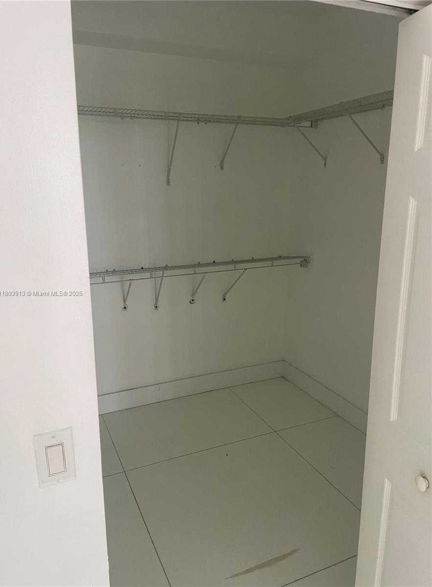 Small Image of 3155 NORTH EAST 184TH ST #8105, Aventura Number 7