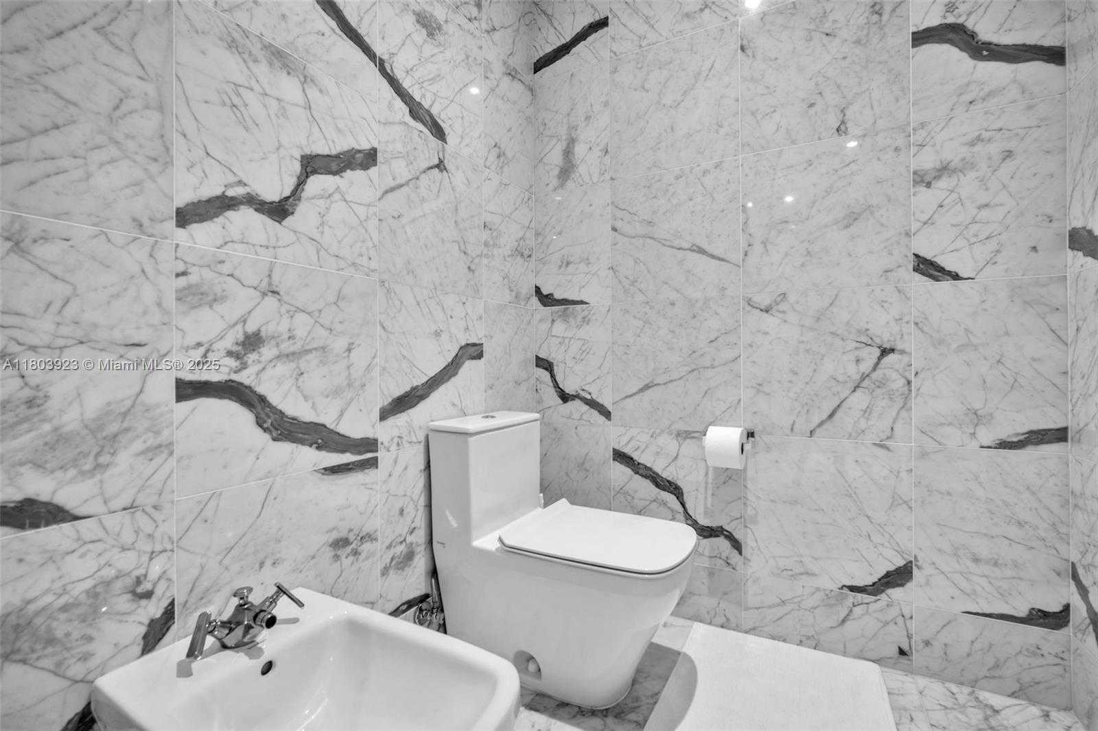 Small Image of 15701 COLLINS AVE #1504, Sunny Isles Beach Number 26