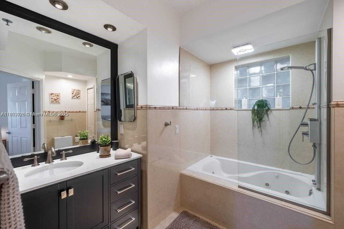 Small Image of 3255 NORTH EAST 184TH #12206, Aventura Number 22