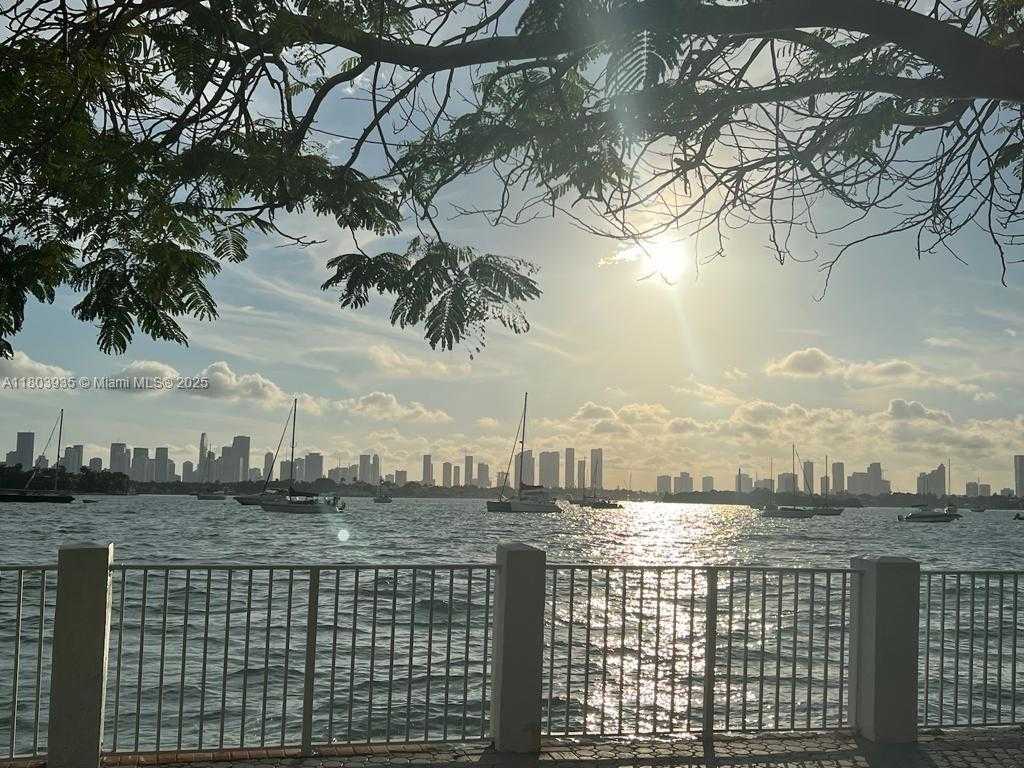 Small Image of 1250 WEST AVE #9R, Miami Beach Number 10