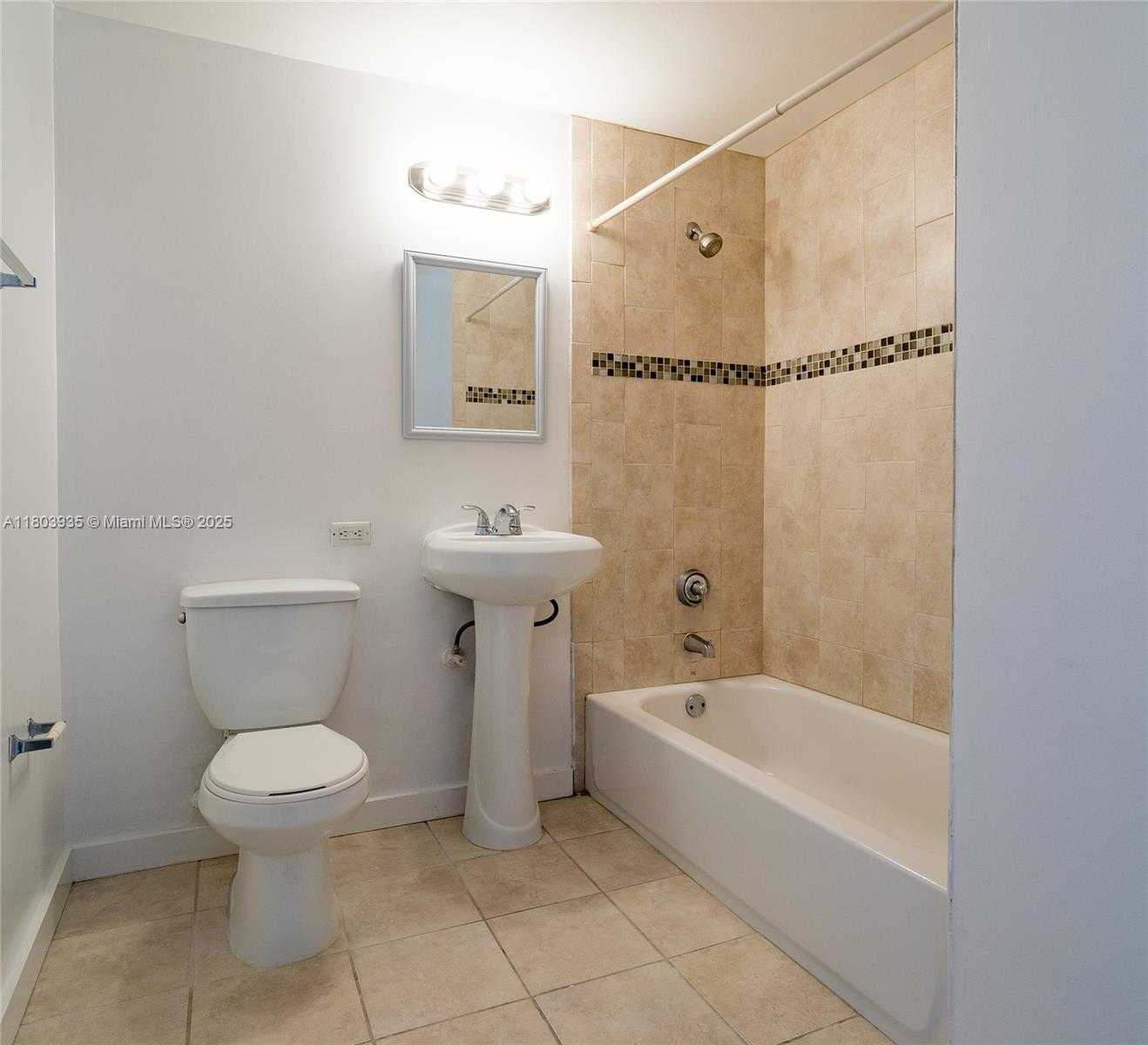 Small Image of 1250 WEST AVE #9R, Miami Beach Number 5
