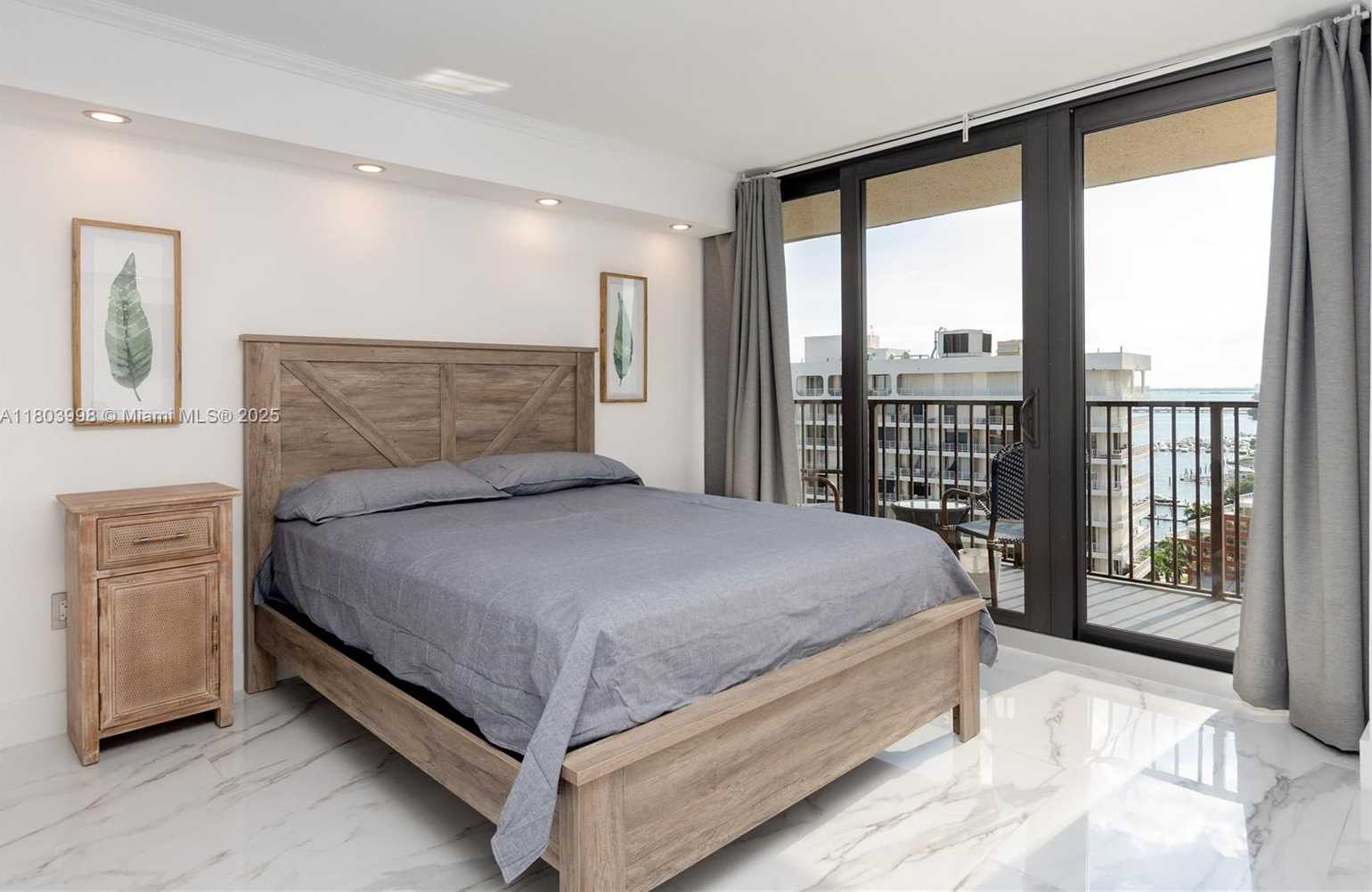 Small Image of 1450 BRICKELL BAY DR #1707, Miami Number 18