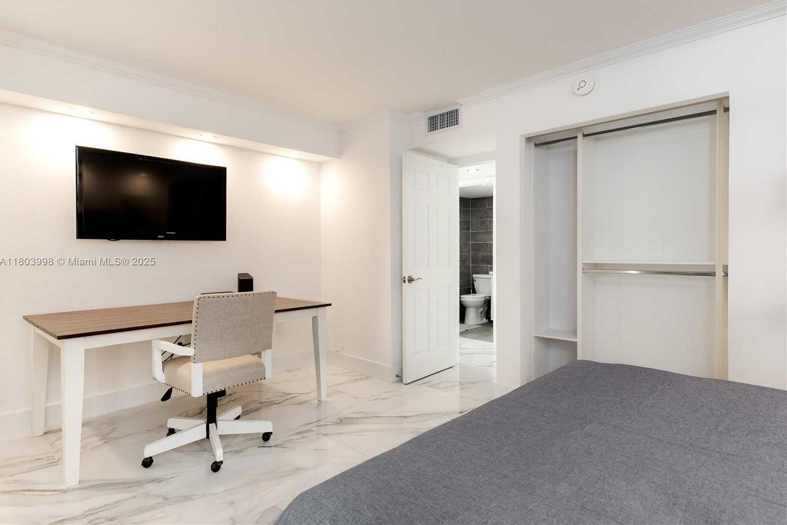 Small Image of 1450 BRICKELL BAY DR #1707, Miami Number 20