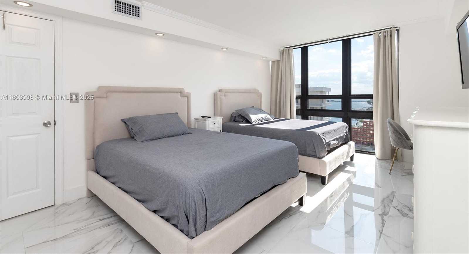 Small Image of 1450 BRICKELL BAY DR #1707, Miami Number 22