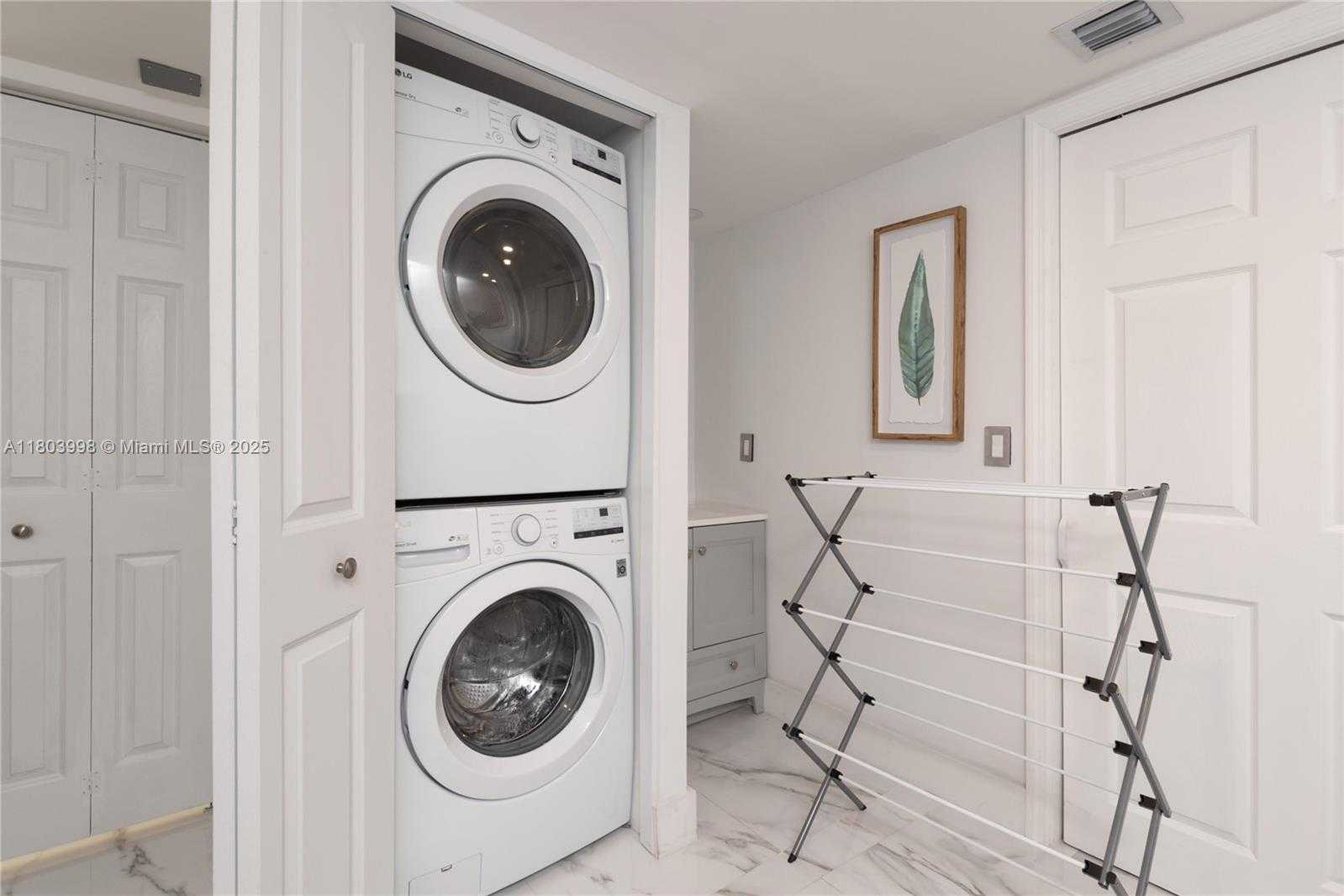 Small Image of 1450 BRICKELL BAY DR #1707, Miami Number 23
