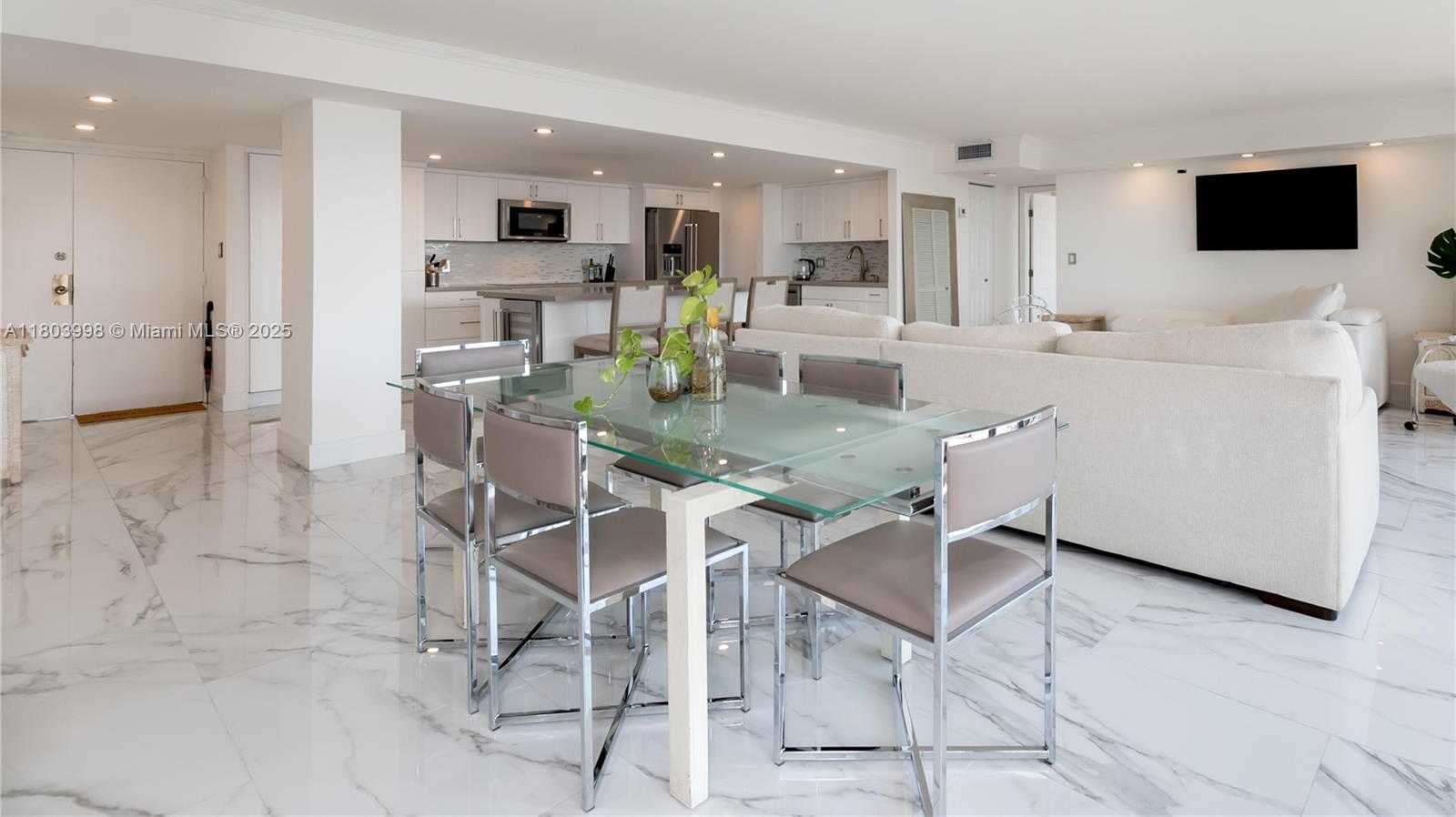 Small Image of 1450 BRICKELL BAY DR #1707, Miami Number 5