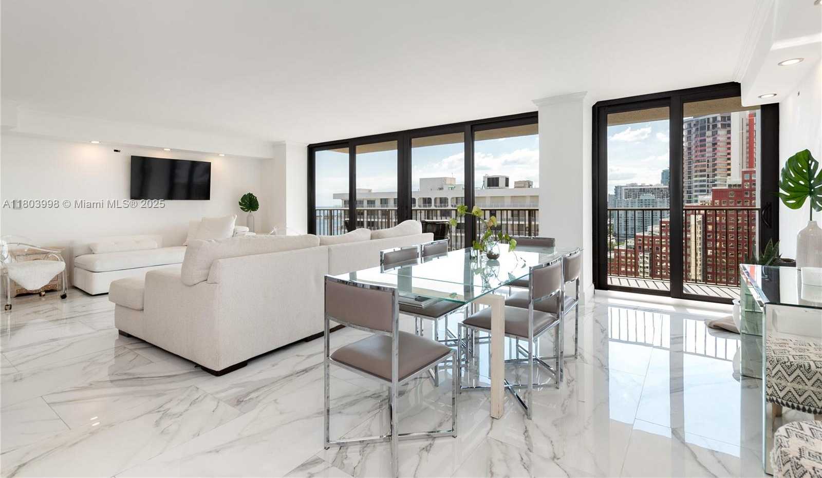 Small Image of 1450 BRICKELL BAY DR #1707, Miami Number 8