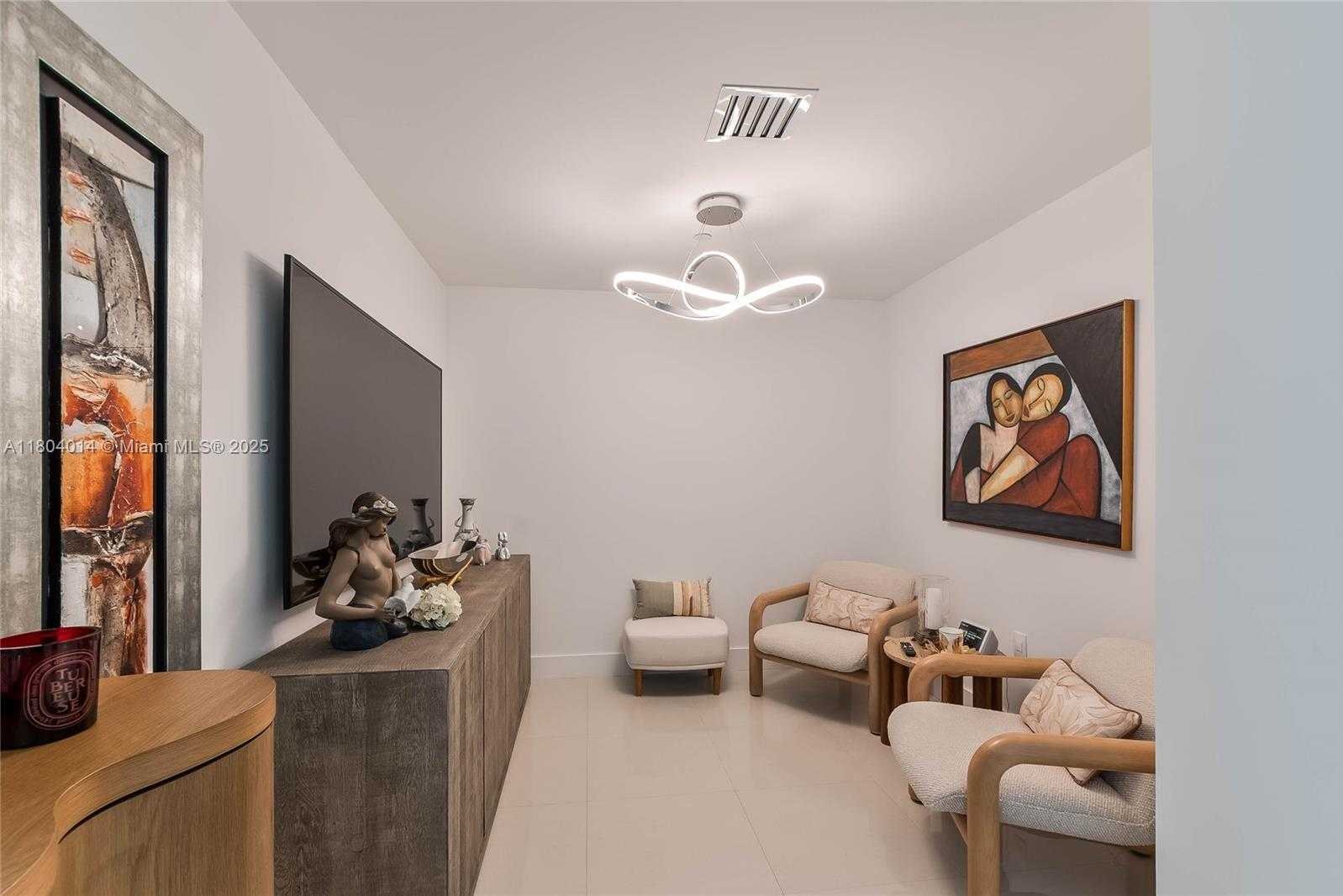 Small Image of 900 BISCAYNE BLVD #3710, Miami Number 22