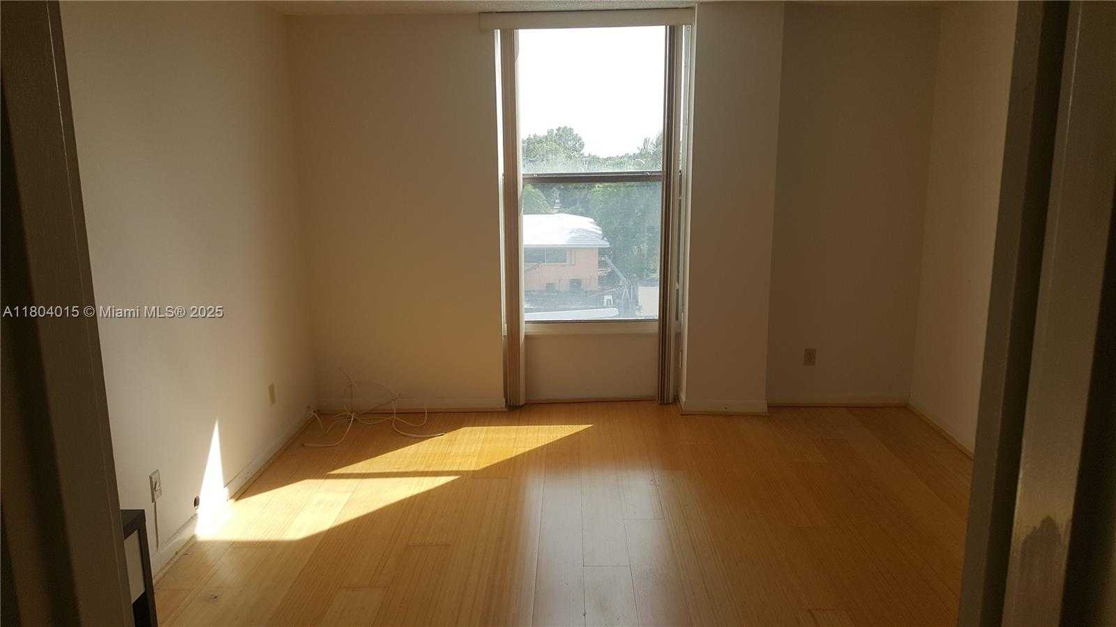 Small Image of 2020 NORTH EAST 135TH ST #406, North Miami Number 4
