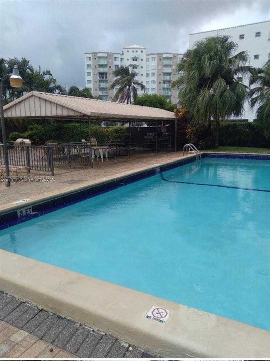 Small Image of 250 181ST DR #212, Sunny Isles Beach Number 14