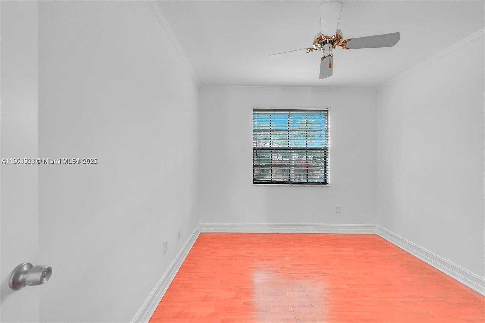 Small Image of 20908 LEEWARD CT #231-3, Aventura Number 28