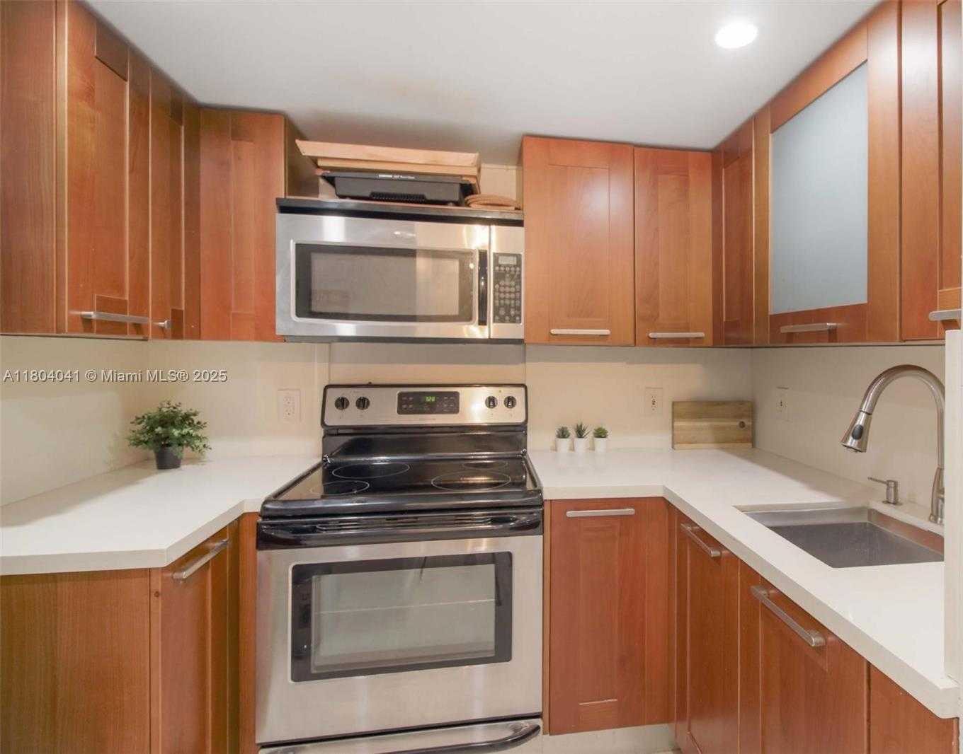 Small Image of 800 WEST AVE #624, Miami Beach Number 7