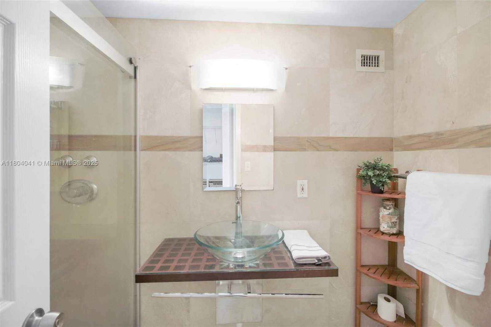 Small Image of 800 WEST AVE #624, Miami Beach Number 8