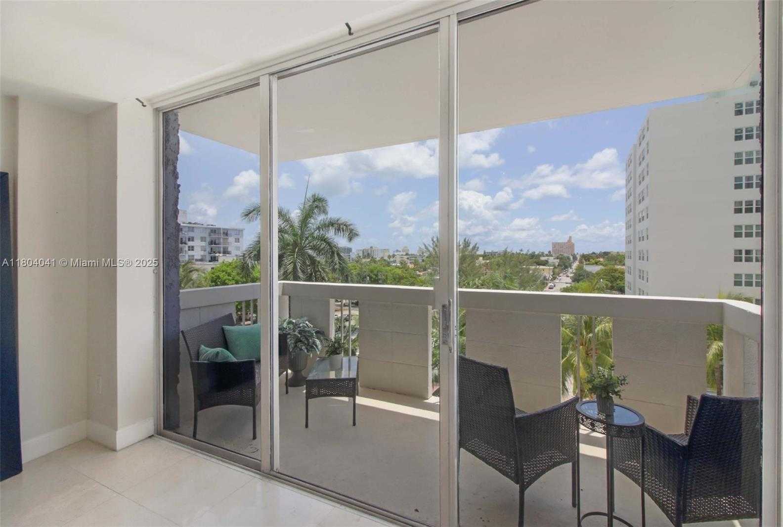 Small Image of 800 WEST AVE #624, Miami Beach Number 9