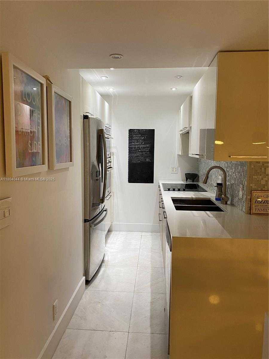 Small Image of 200 SOUTH EAST 15TH RD #7I, Miami Number 5