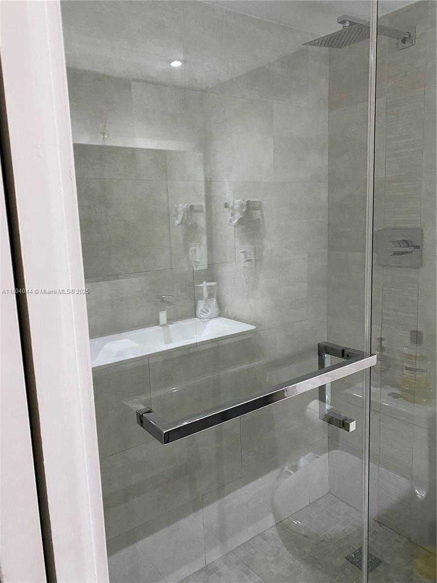 Small Image of 200 SOUTH EAST 15TH RD #7I, Miami Number 7