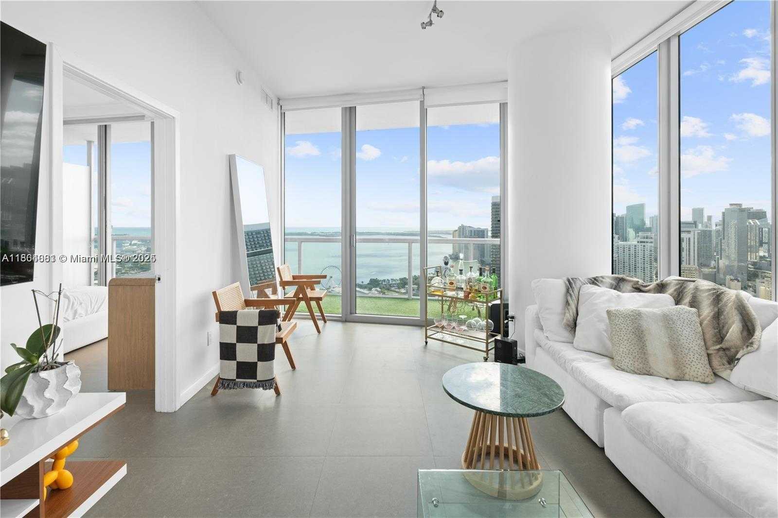 Small Image of 888 BISCAYNE BLVD #4801, Miami Number 5