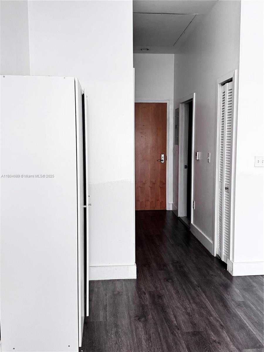 Small Image of 244 BISCAYNE BLVD #247, Miami Number 6