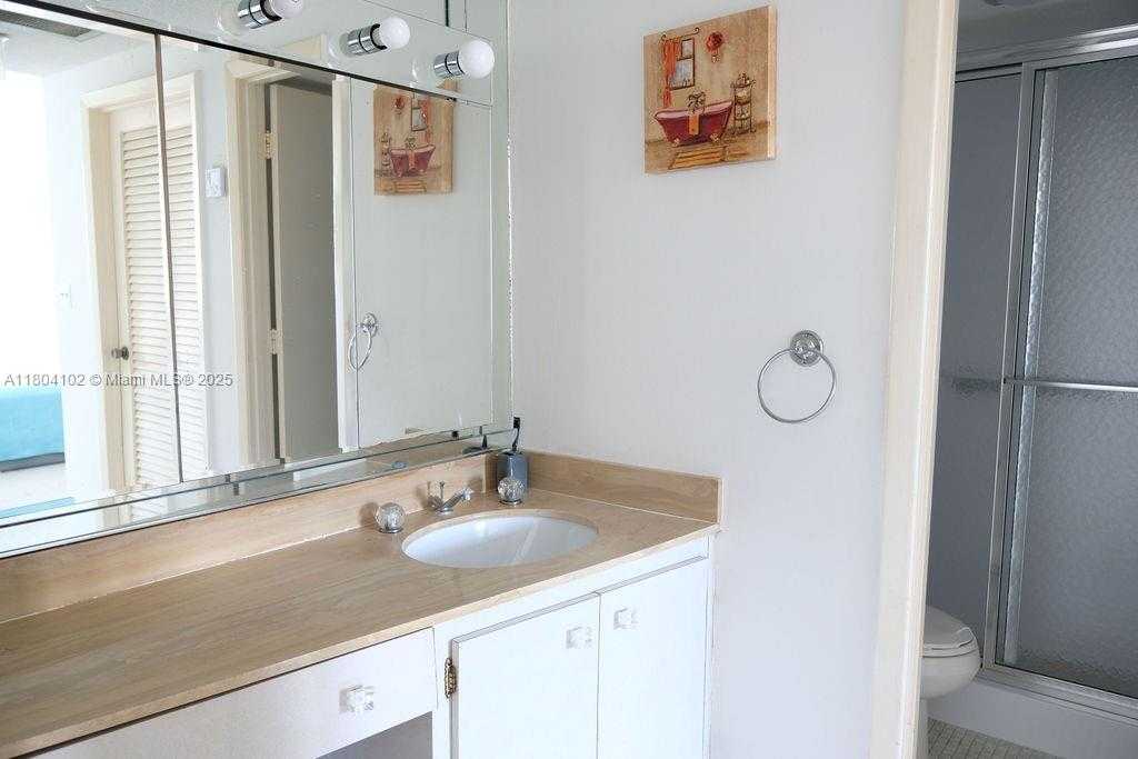 Small Image of 300 BAYVIEW DR #511, Sunny Isles Beach Number 9