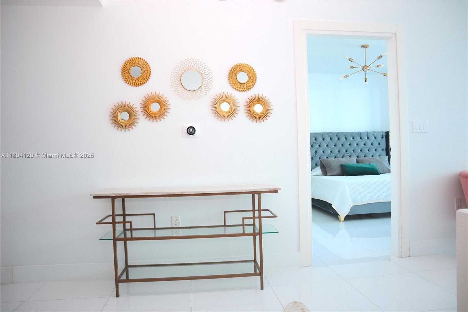 Small Image of 200 BISCAYNE BLVD WY #3309, Miami Number 5