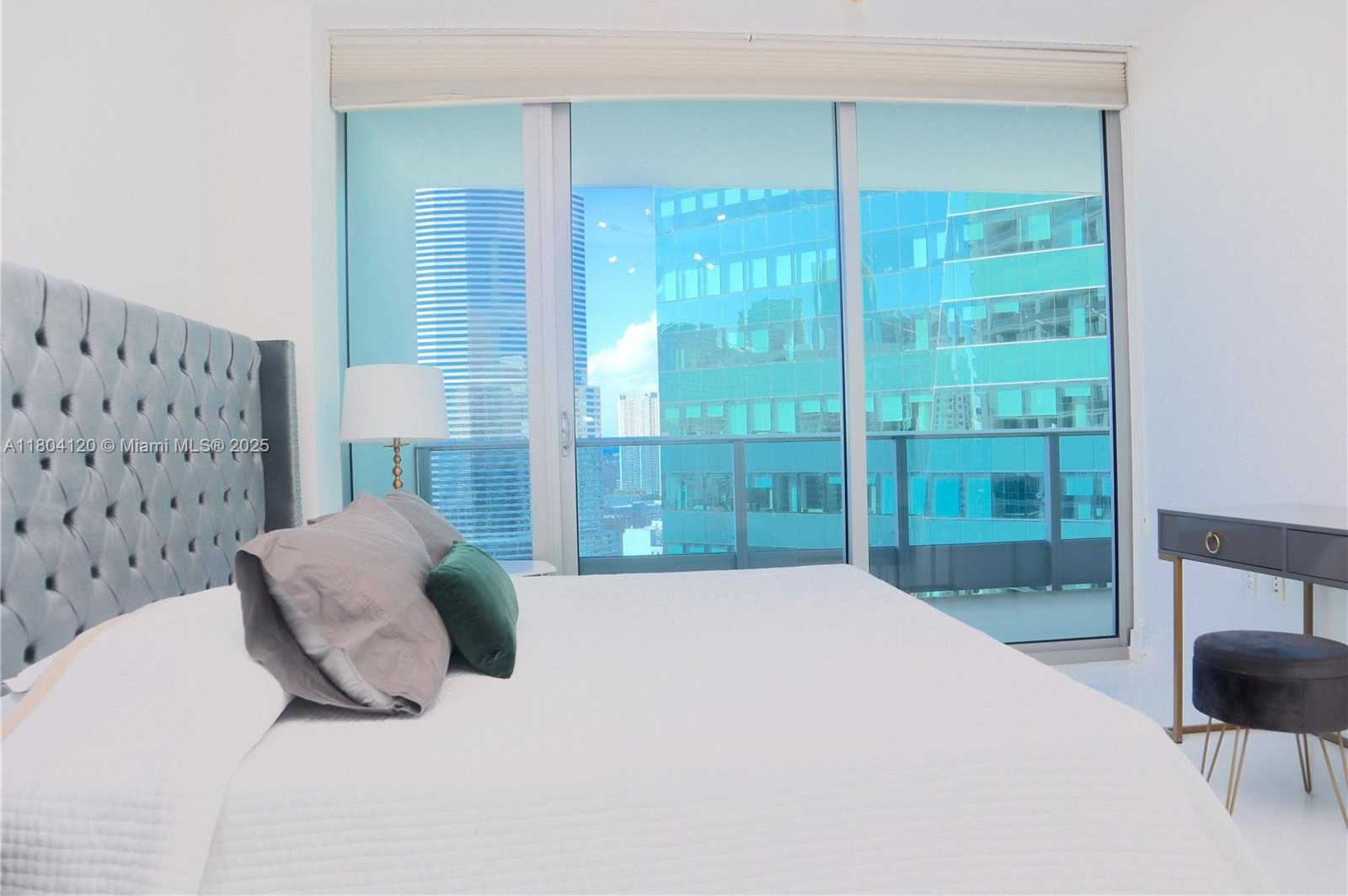 Small Image of 200 BISCAYNE BLVD WY #3309, Miami Number 8