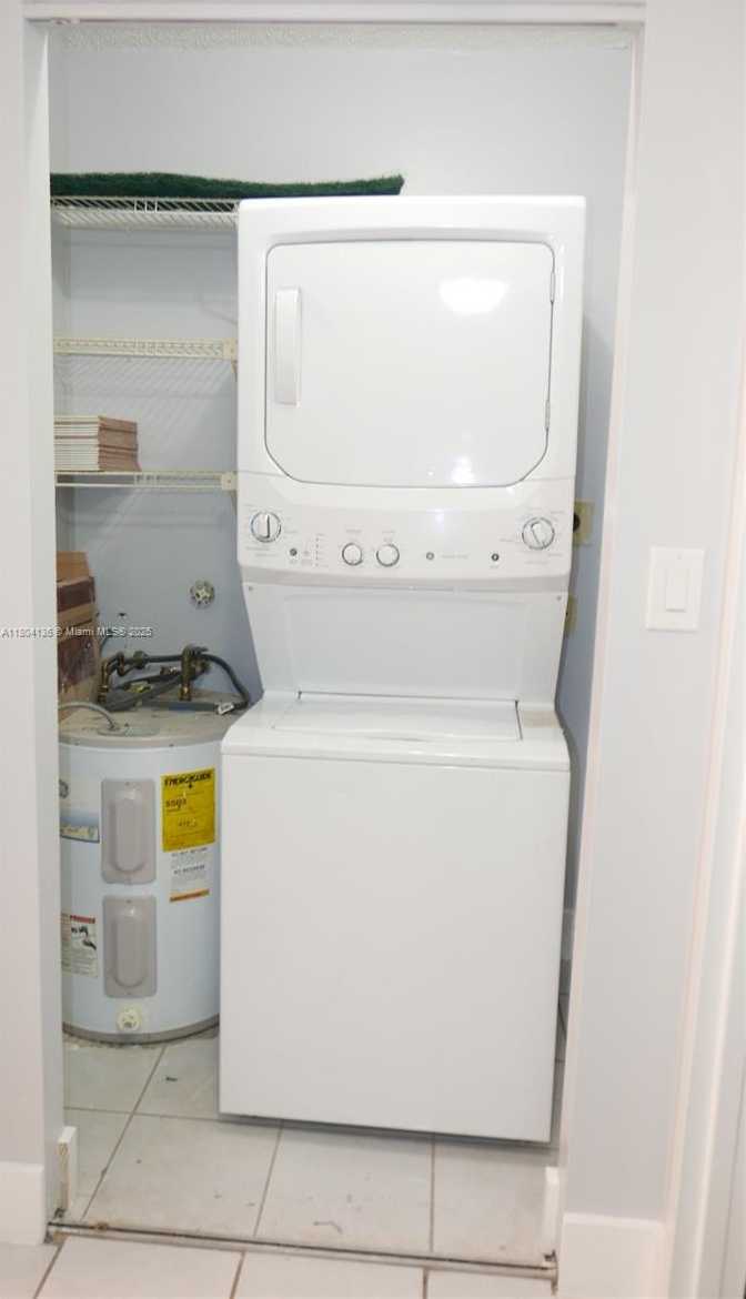 Small Image of 5991 WASHINGTON ST #222, Hollywood Number 7