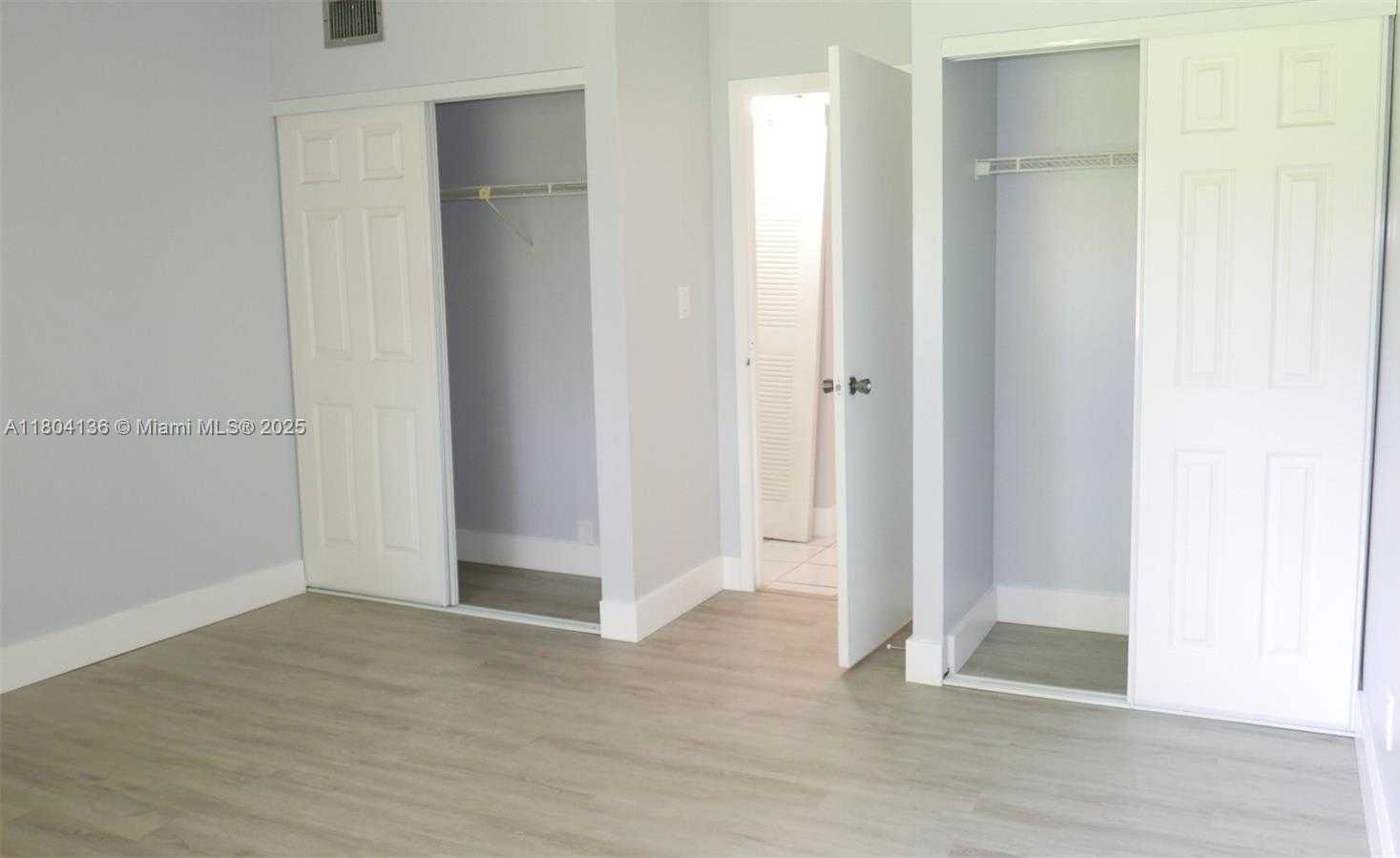 Small Image of 5991 WASHINGTON ST #222, Hollywood Number 9