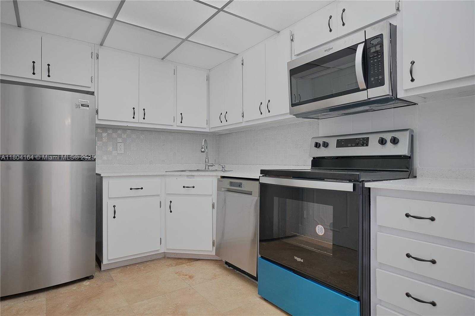 Small Image of 9381 EAST BAY HARBOR DR #301N, Bay Harbor Islands Number 23