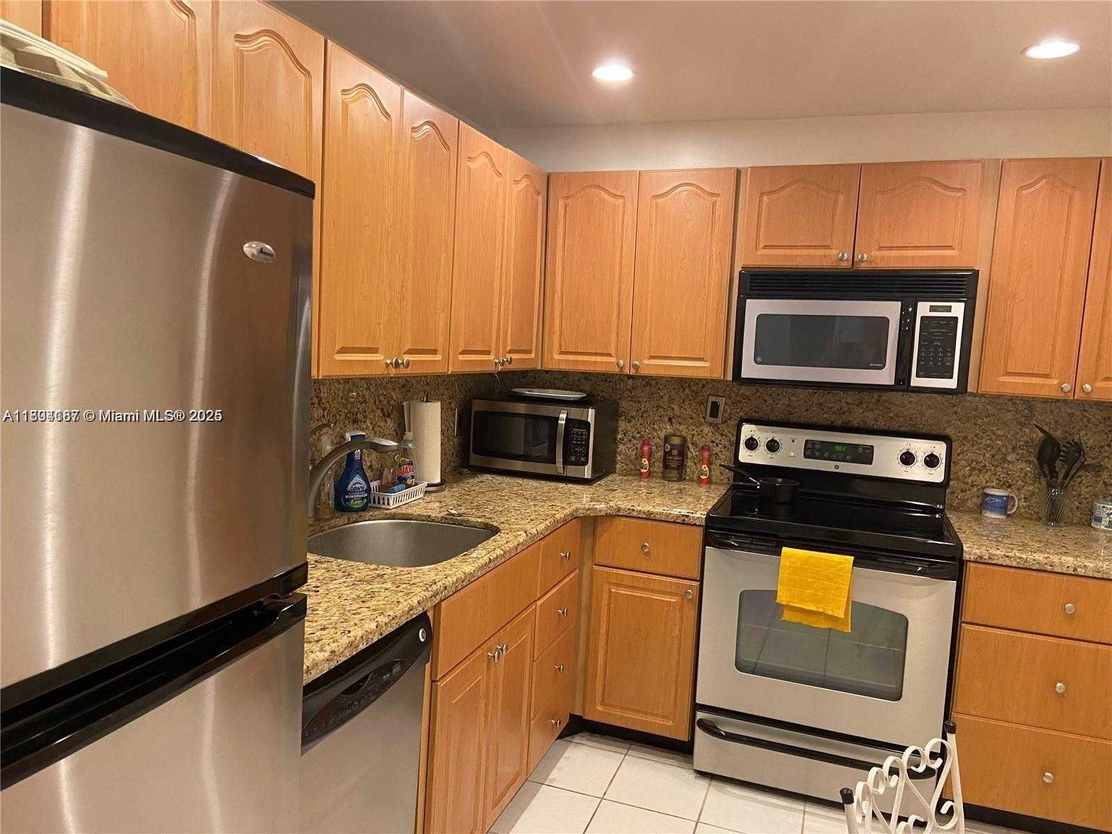 Small Image of 1980 SOUTH OCEAN DR #2B, Hallandale Beach Number 4