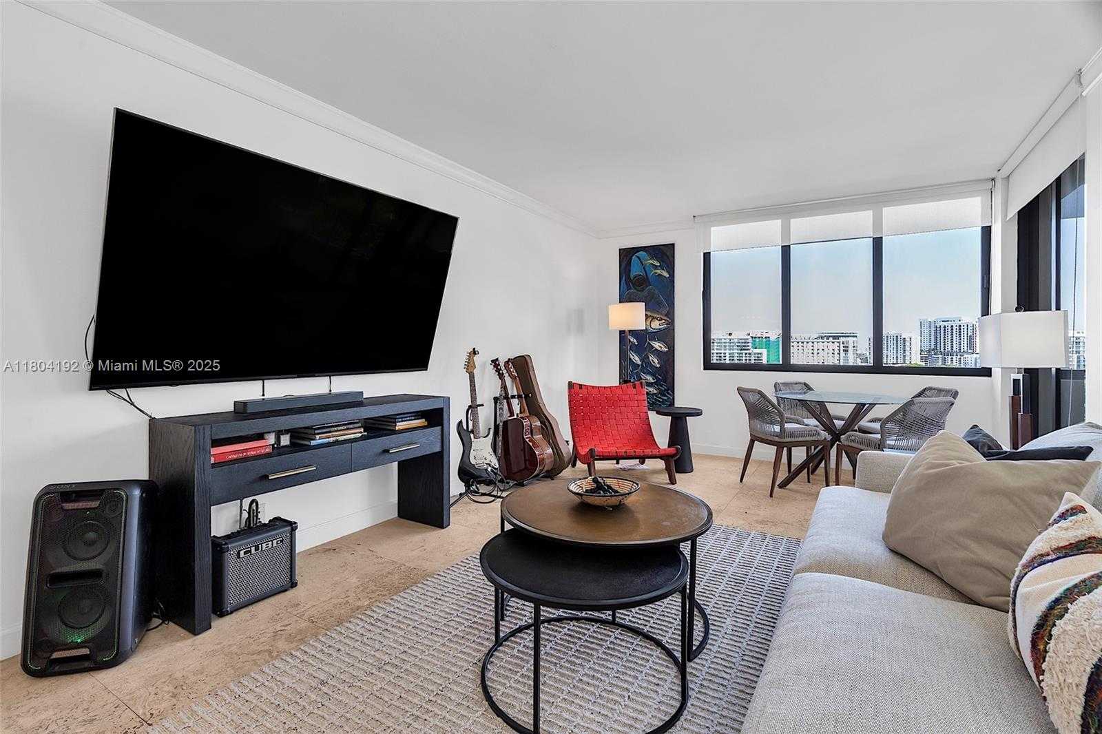 Small Image of 1581 BRICKELL AVE #707, Miami Number 12