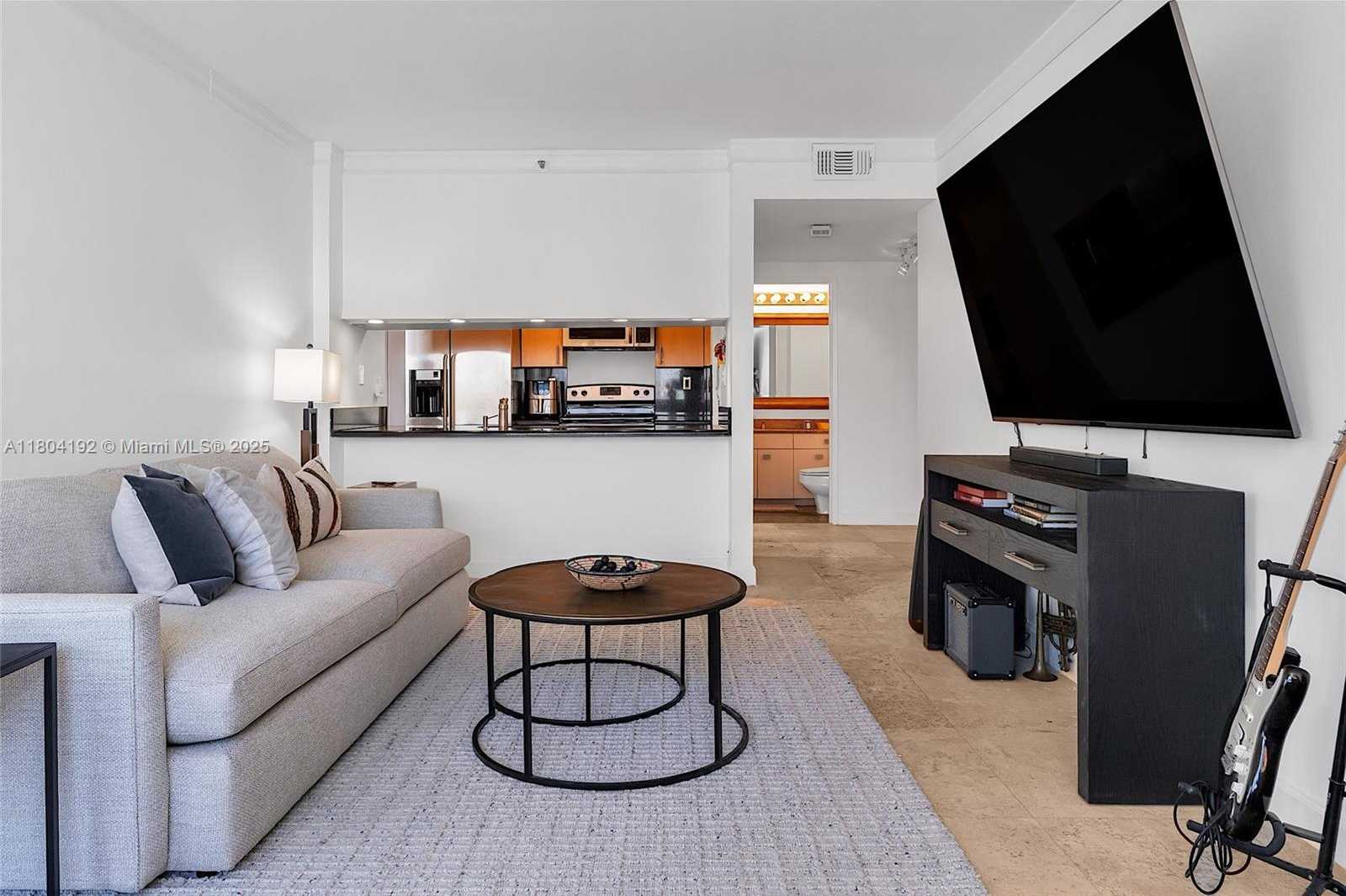 Small Image of 1581 BRICKELL AVE #707, Miami Number 22