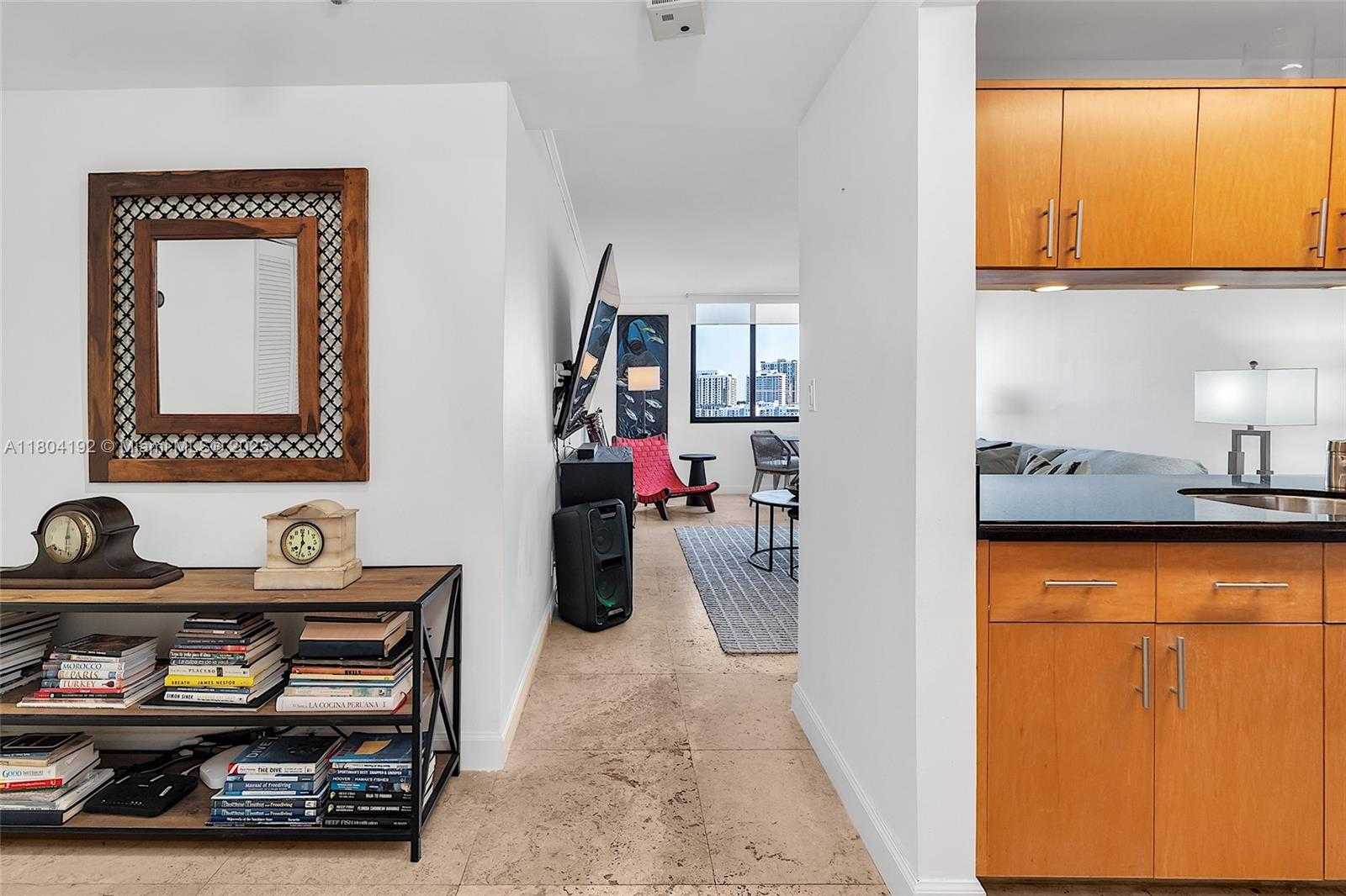 Small Image of 1581 BRICKELL AVE #707, Miami Number 3