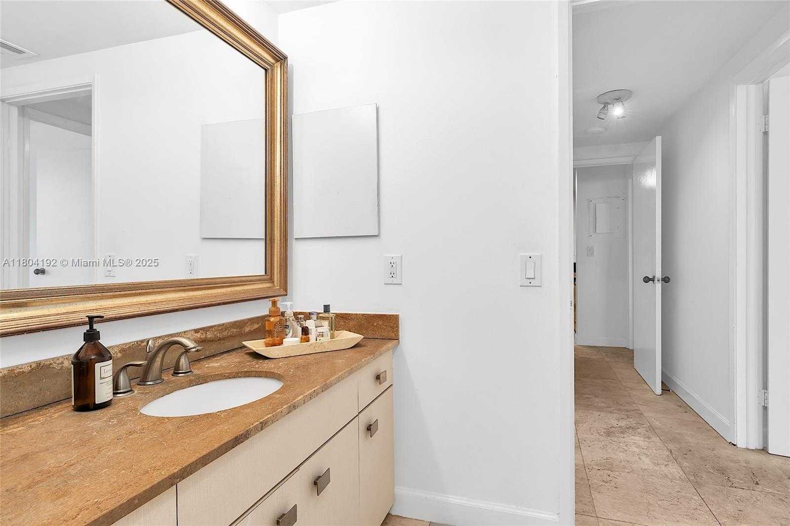 Small Image of 1581 BRICKELL AVE #707, Miami Number 32