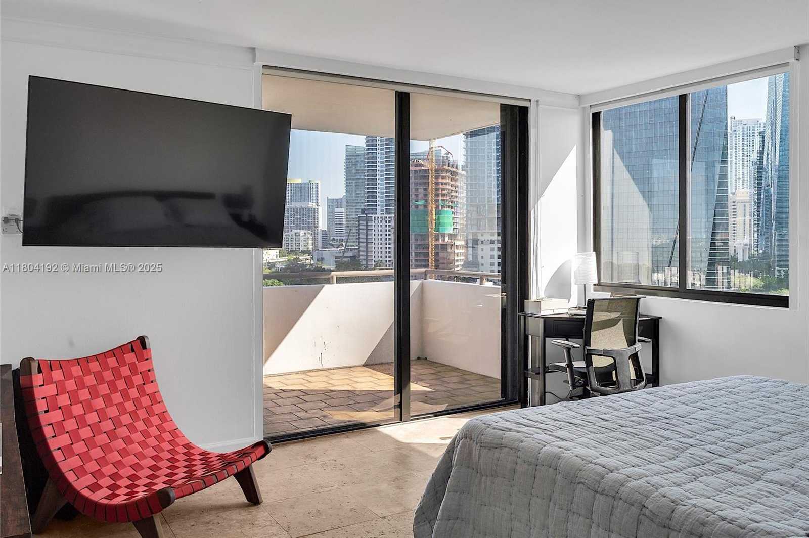 Small Image of 1581 BRICKELL AVE #707, Miami Number 35