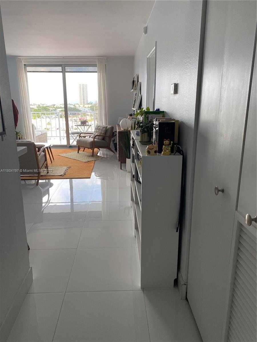 Small Image of 6900 BAY DR #10E, Miami Beach Number 10