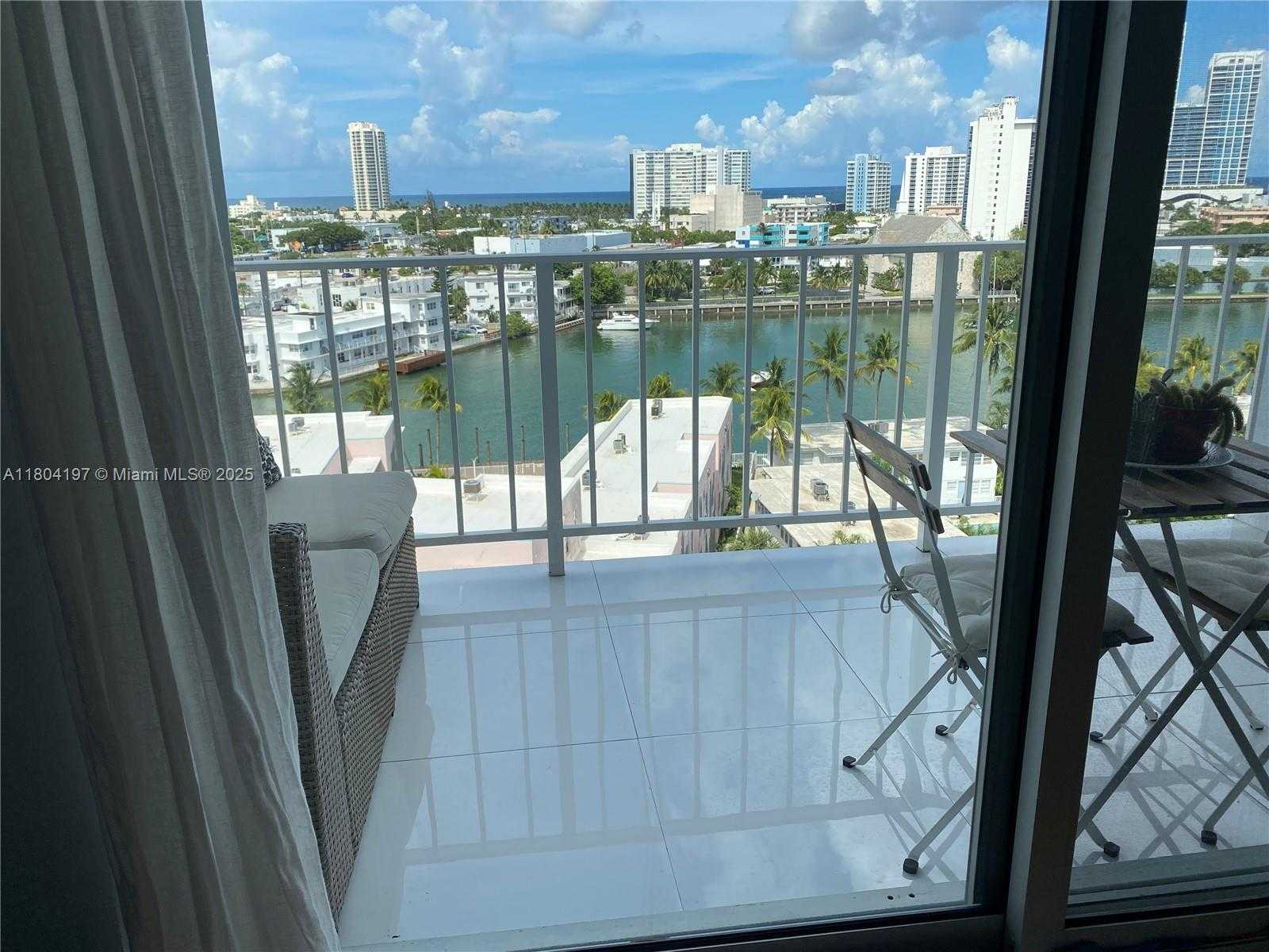Small Image of 6900 BAY DR #10E, Miami Beach Number 2