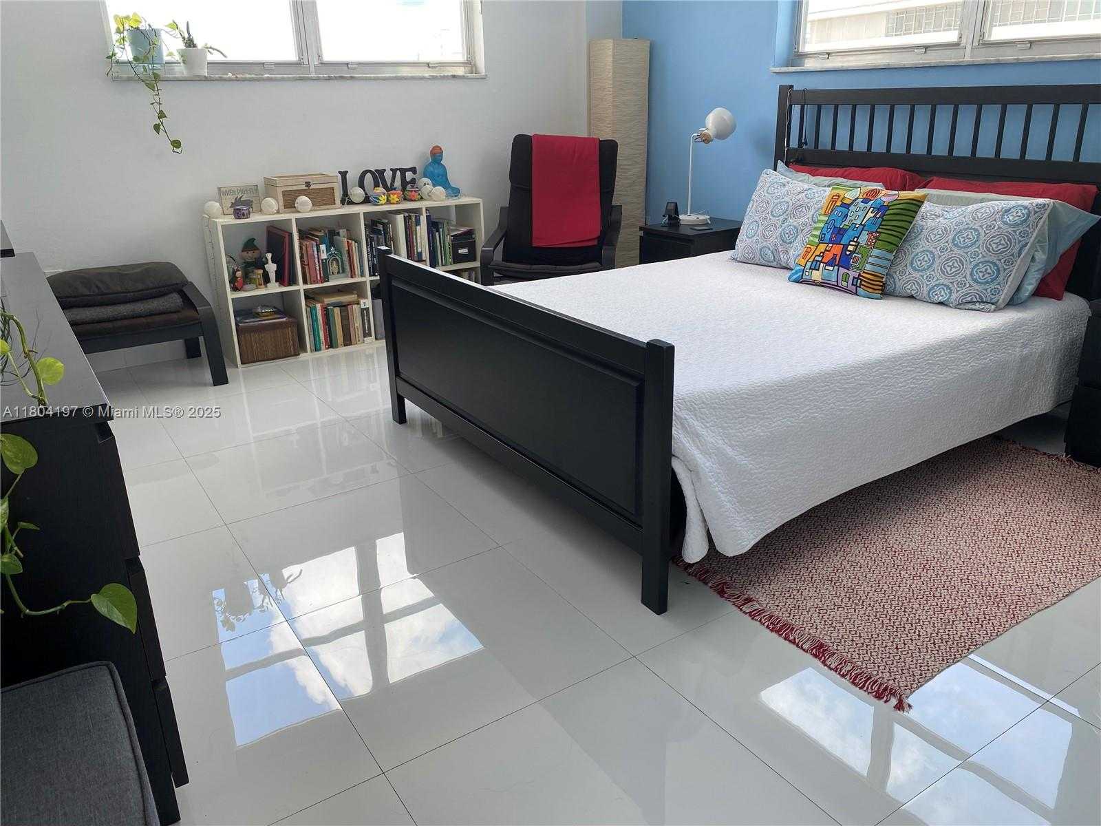 Small Image of 6900 BAY DR #10E, Miami Beach Number 20