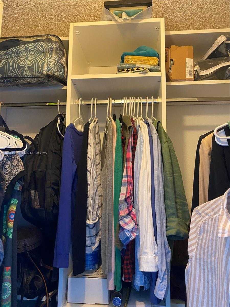 Small Image of 6900 BAY DR #10E, Miami Beach Number 25
