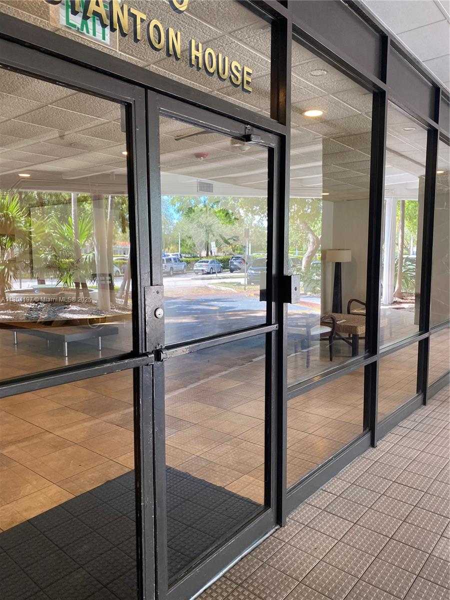 Small Image of 6900 BAY DR #10E, Miami Beach Number 32