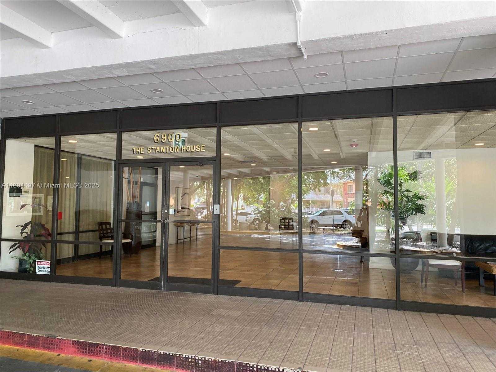 Small Image of 6900 BAY DR #10E, Miami Beach Number 33