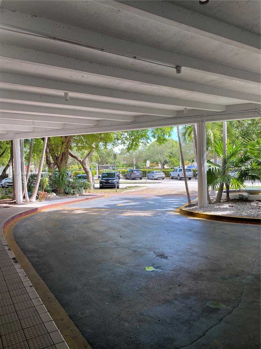 Small Image of 6900 BAY DR #10E, Miami Beach Number 34