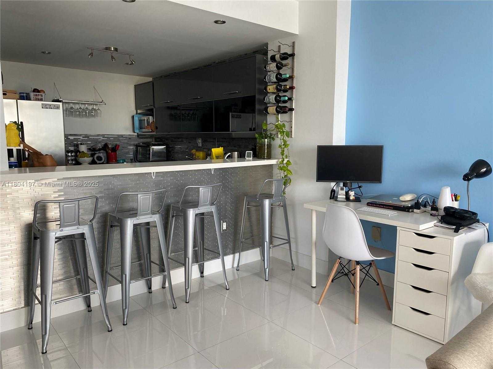 Small Image of 6900 BAY DR #10E, Miami Beach Number 8