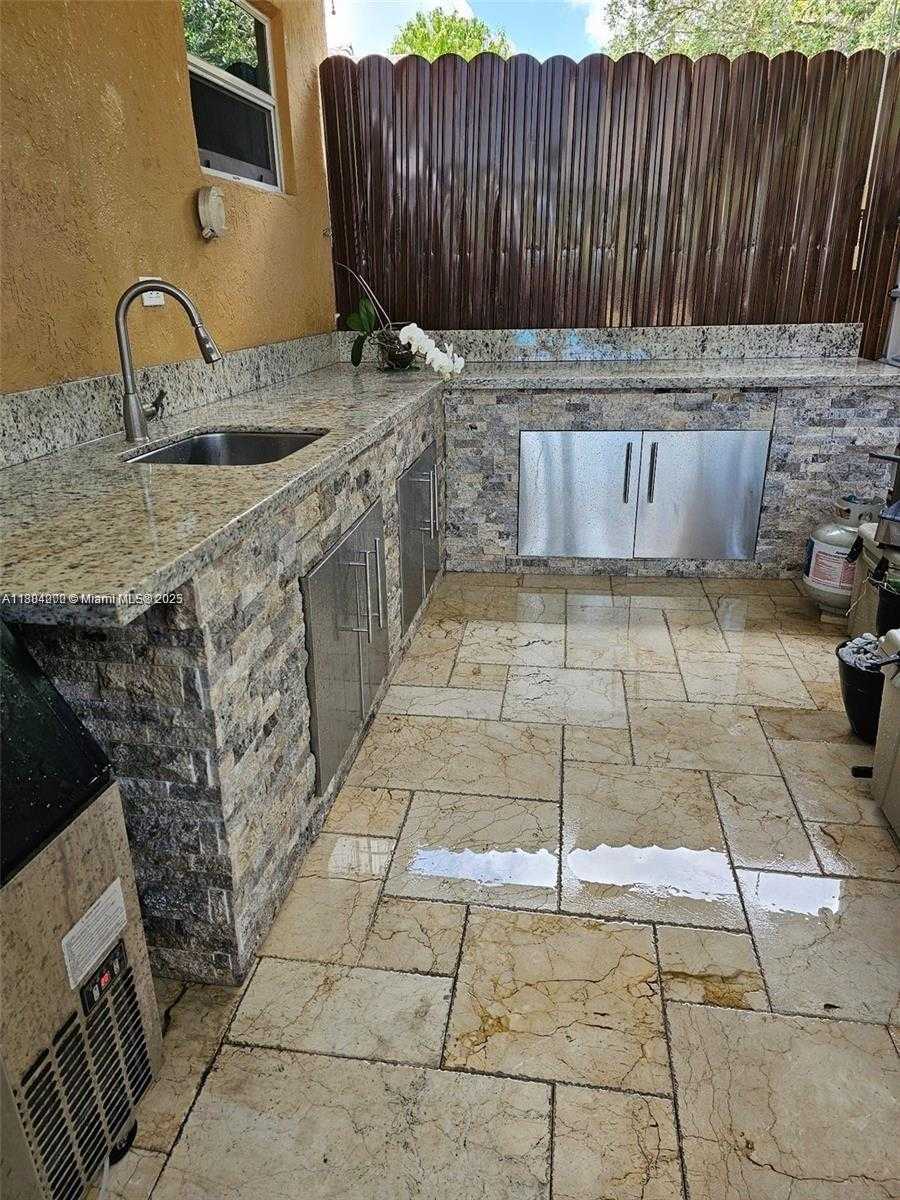 Small Image of 11232 SOUTH WEST 159TH PL #11232, Miami Number 12
