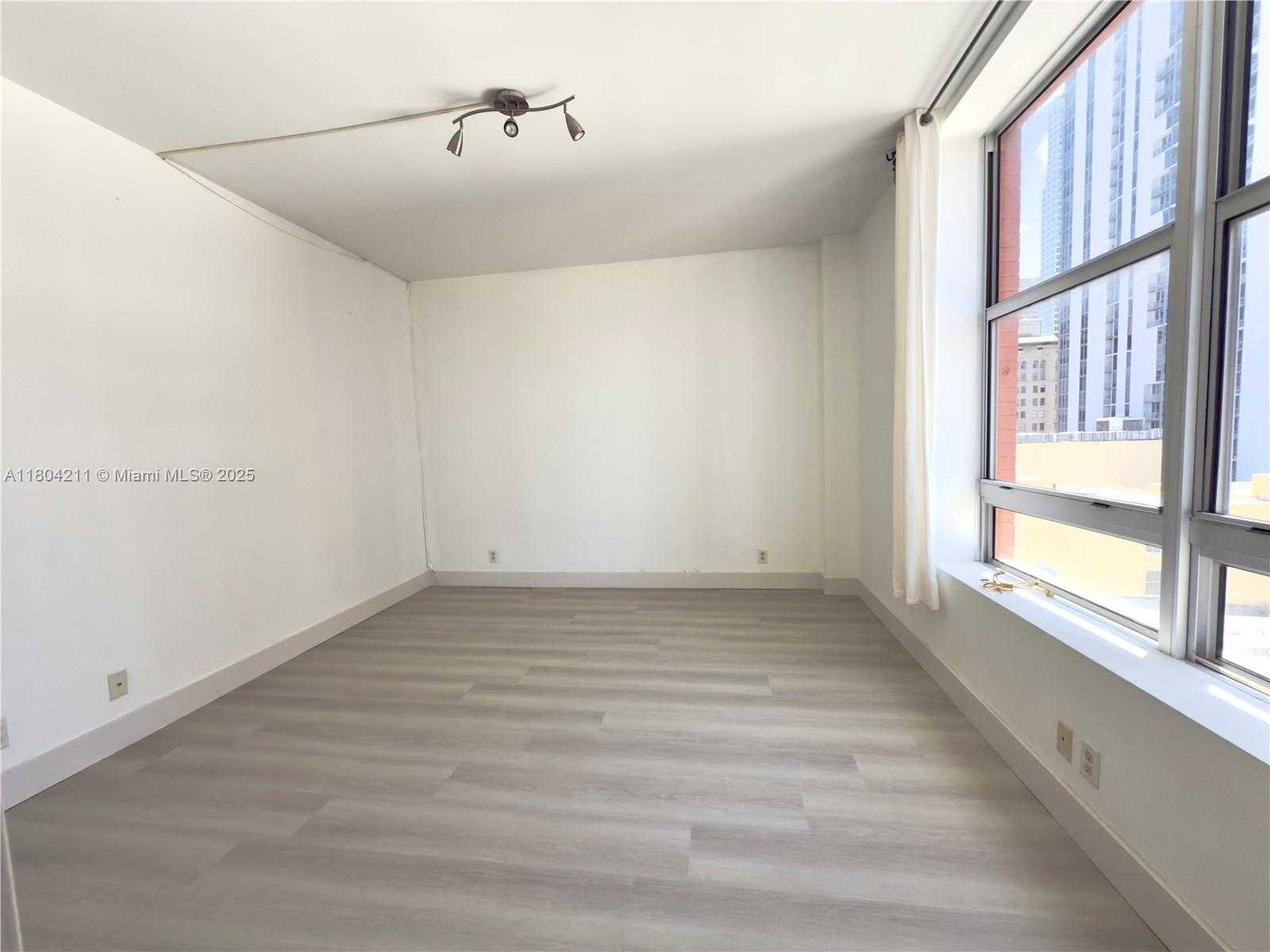 Small Image of 111 EAST FLAGLER ST #805, Miami Number 12