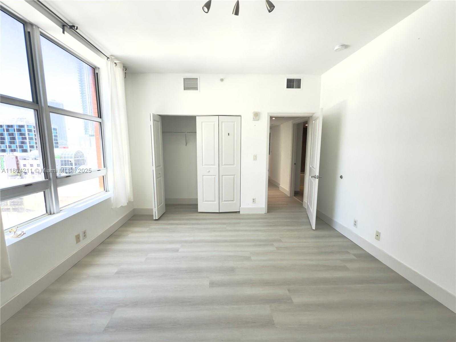 Small Image of 111 EAST FLAGLER ST #805, Miami Number 13